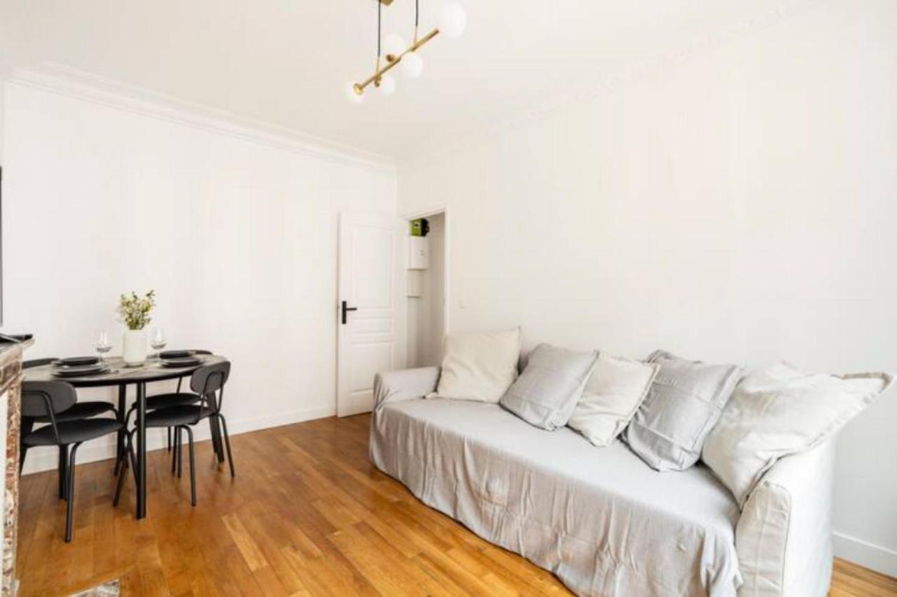 The Square, Paris-Asnieres, Private Apartment With Bedroom And Living Room Eksteriør billede