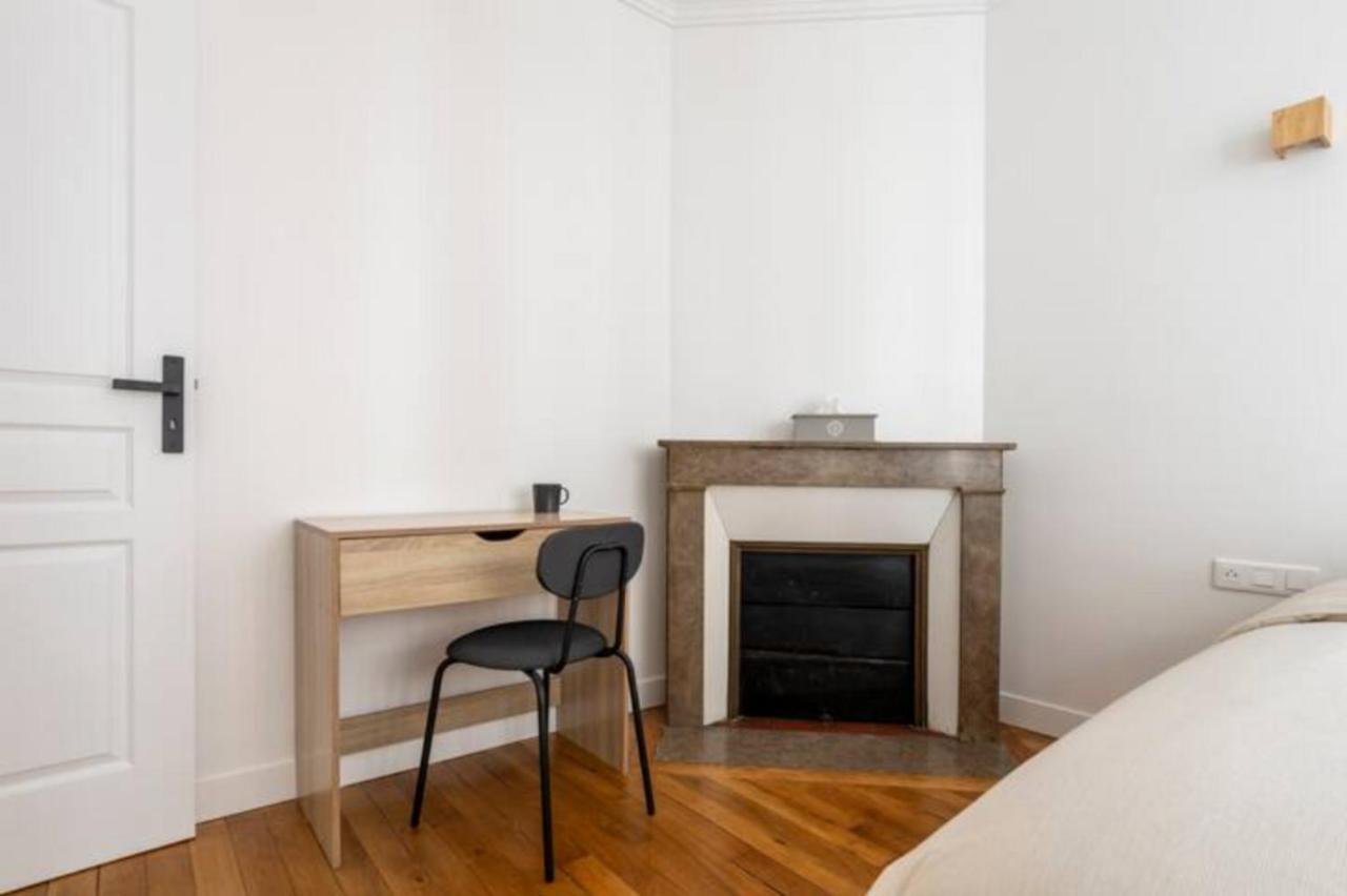 The Square, Paris-Asnieres, Private Apartment With Bedroom And Living Room Eksteriør billede