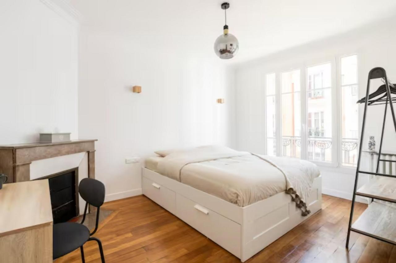 The Square, Paris-Asnieres, Private Apartment With Bedroom And Living Room Eksteriør billede