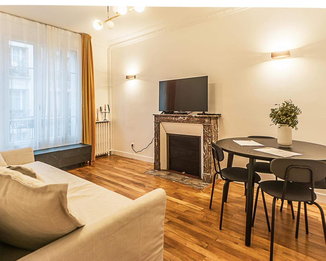 The Square, Paris-Asnieres, Private Apartment With Bedroom And Living Room Eksteriør billede